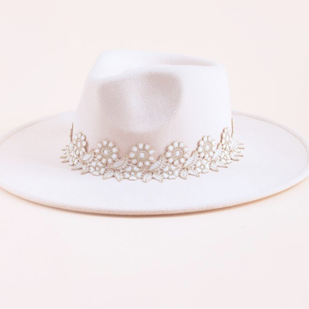 Francesca’s Floral Hat in Ivory - New with Tags